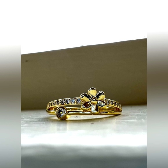 COPY - Flower ring size 8 - Picture 3 of 4